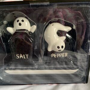 Ghost Salt and Pepper Shaker Set